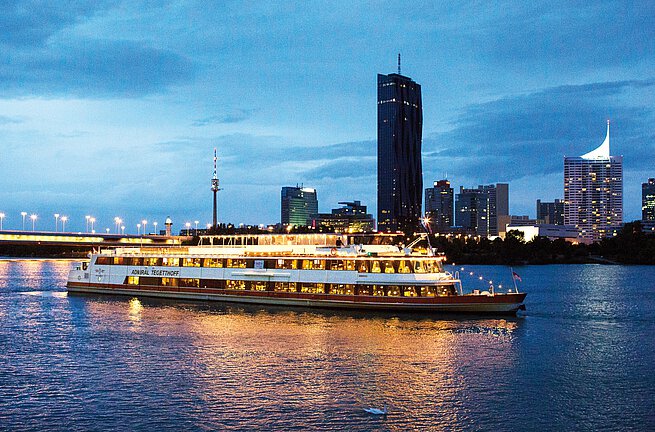 Abendliche Schifffahrt mit Wienerliedern
