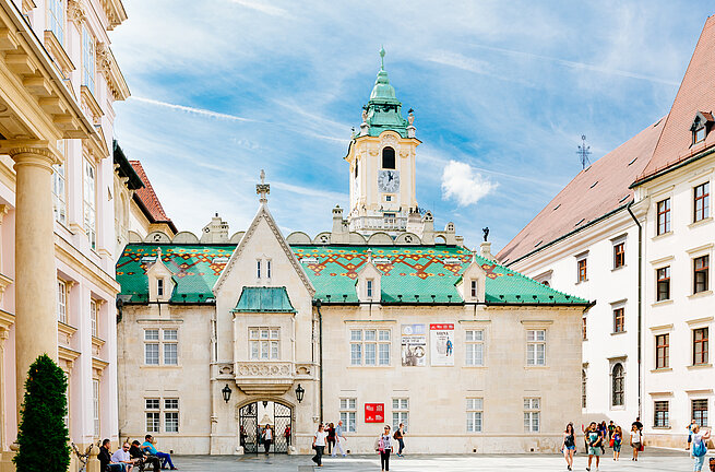 Bratislava: Day Trip from Vienna by Bus and Boat